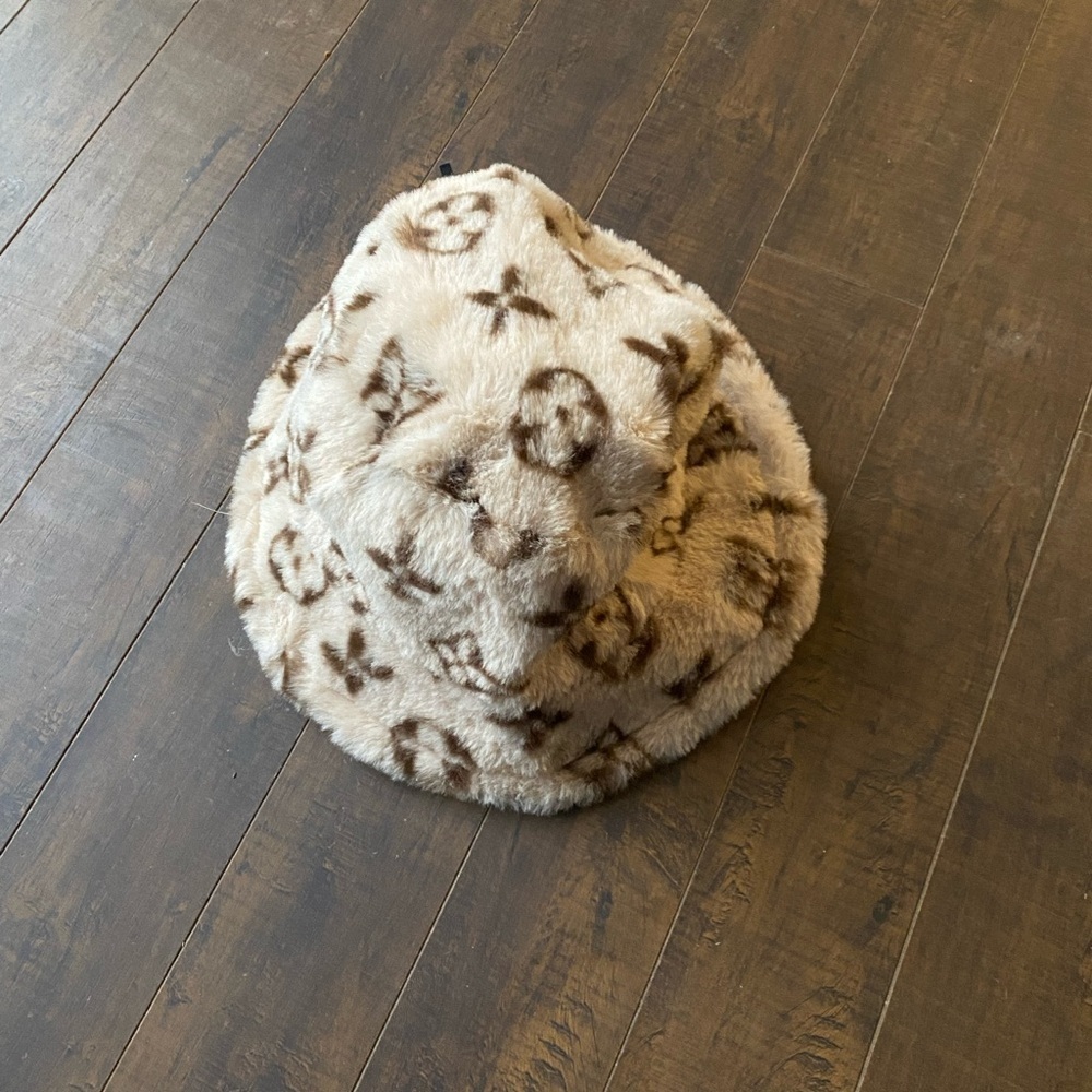 Faux Fur Bucket Hat with Monogram Pattern - Picture 3 of 8